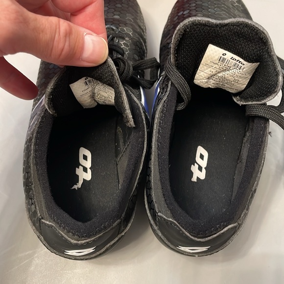 Girls Lotto Storm soccer cleats size 1 - Picture 4 of 10